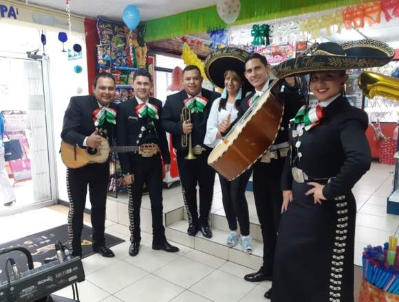 Mariachi "Noches de Mexico" Excelentes voces.