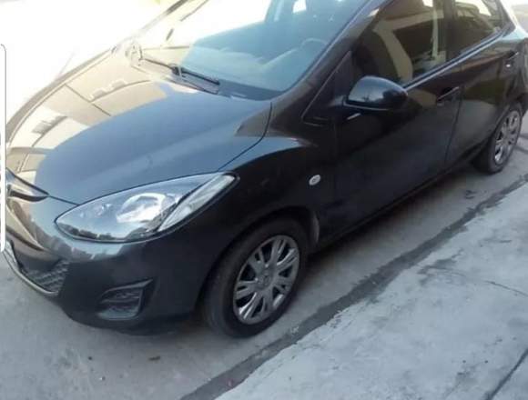 Mazda 2 automatico 2014