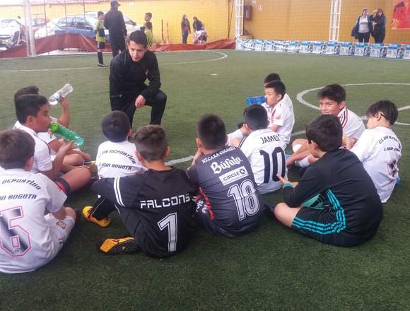 ENTRENAMIENTOS DE FÚTBOL PERSONALIZADO