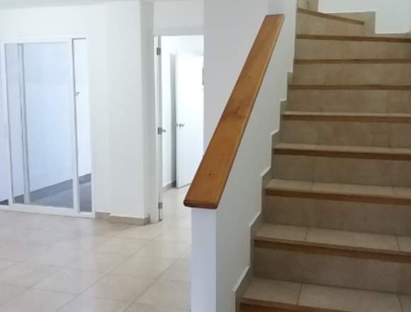 Arriendo casa en Conocoto en conjunto