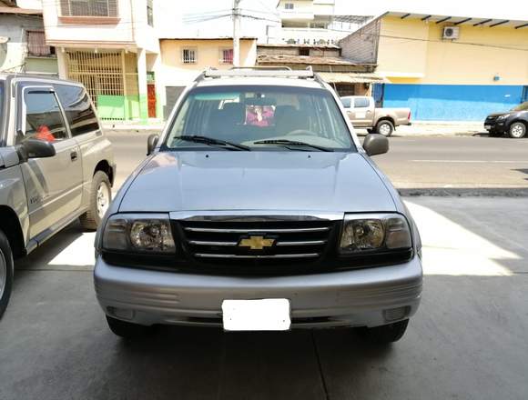 se vende un auto chevrolet Grand Vitara 4x4