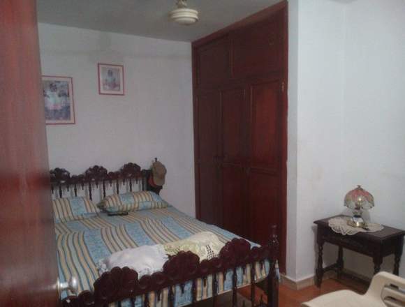 VENDO EXCELENTE CASA Y DOS APTOS DE OPORTUNIDAD