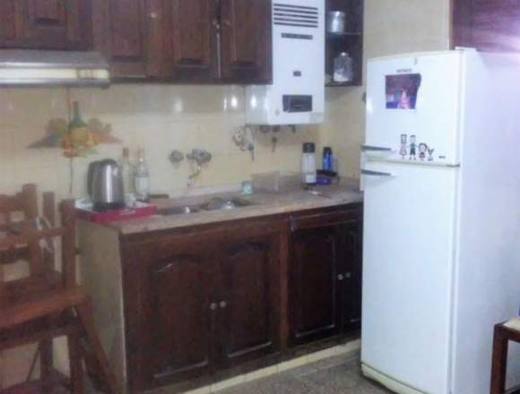 VENDO CASA CON DEPARTAMENTO BARRIO CORONEL OLMEDO