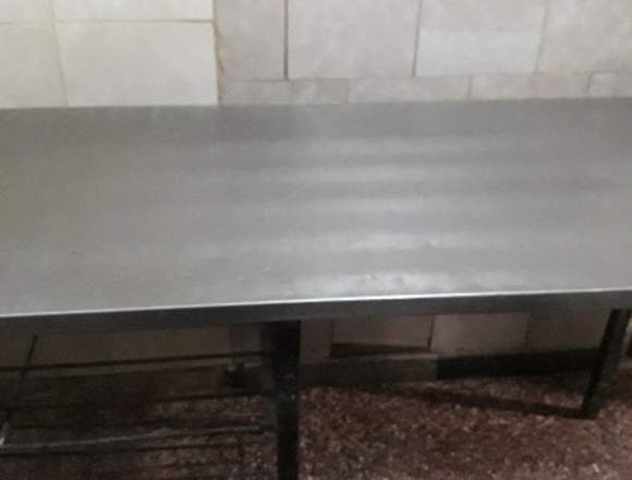 MESA DE TRABAJO DE ACERO