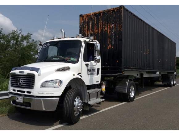 Tracto camión modelo m2 106, marca freightliner 