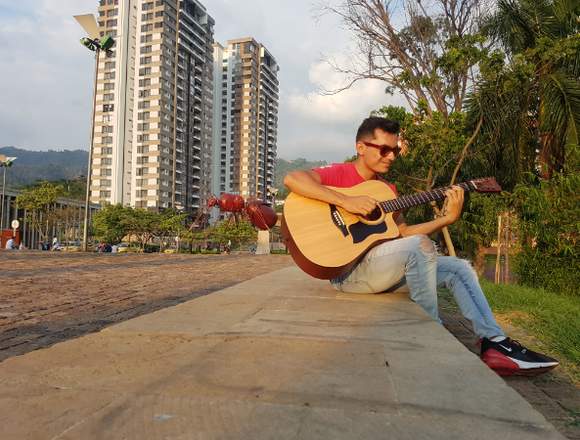 Clases de guitarra, canto y piano a domicilio