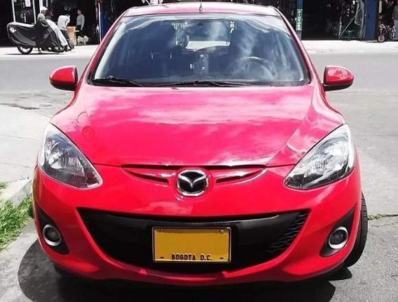 AUTOMÓVIL MAZDA 2.  HATHBACK.  2012.  PLACA PAR. 