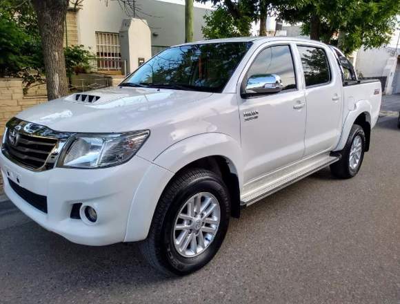 TOYOTA HILUX 4X4 SRV 15000$$