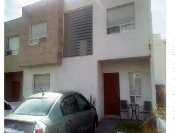 CASA EN VENTA EN RESIDENCIAL EL REFUGIO.