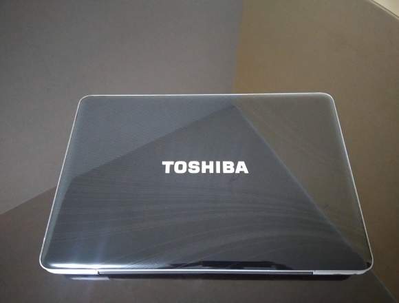 LAPTOP TOSHIBA SATELLITE A505 Core I7 / SEMI NUEVA