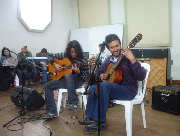 CLASES DE GUITARRA A DOMICILIO EN BOGOTA