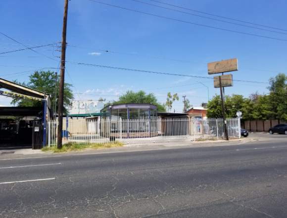 Terreno Comercial en Esquina Av. Argentina #99