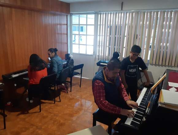 Clases De Piano y musica 