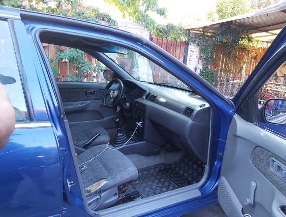 se vende Nissan sentra ll