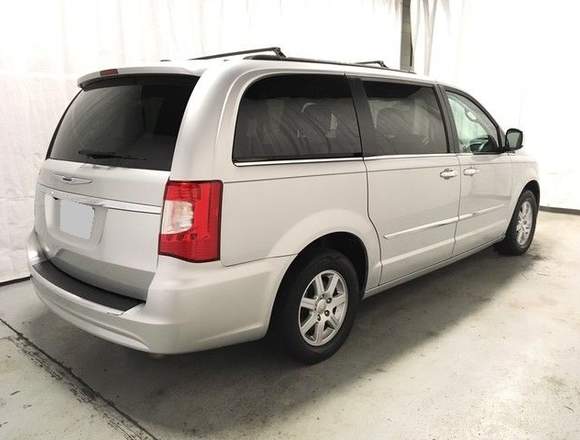 CHRYSLER TOWN & COUNTRY 2012