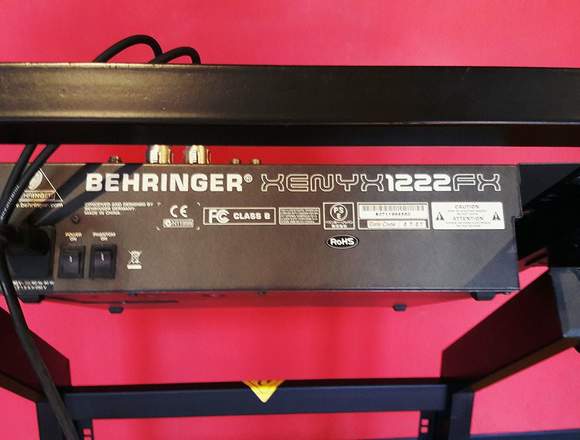 Consola Behringer 12 canales+Power+Rack.