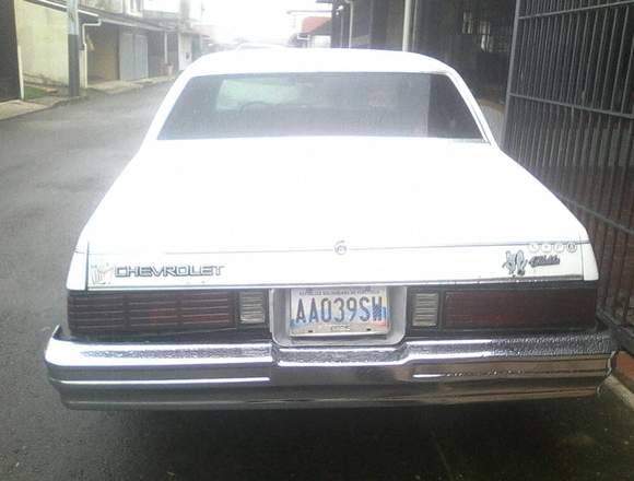 vendo excelente malibu año 82