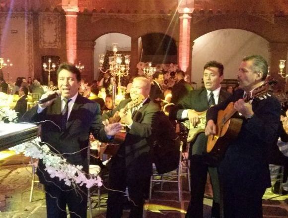 Música Romántica para eventos en CDMX llamanos