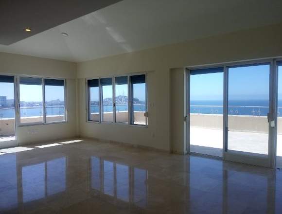 Exclusivo penthouse de 2 niveles en el Malecón