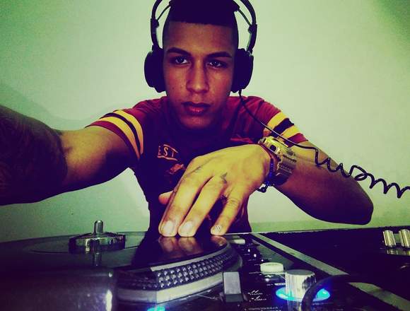 CLASES   DE DJ EN ACADEMIA 