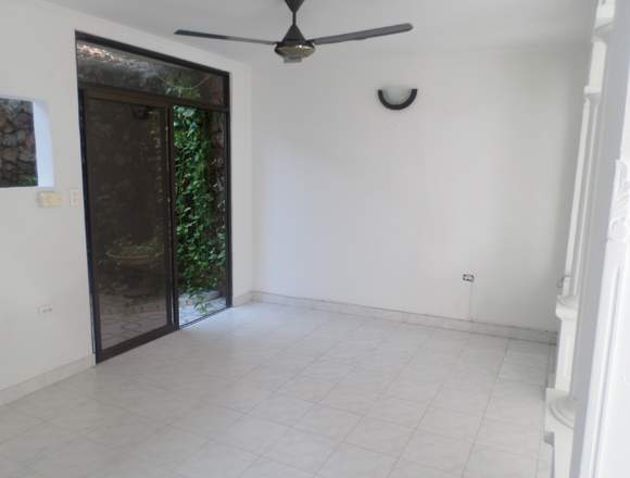 SE VENDE CASA EN CONJUNTO RESIDENCIAL 