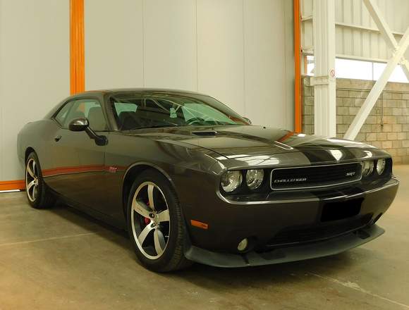 DODGE CHALLENGER 8  año: 2014