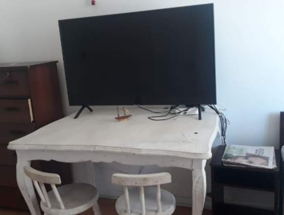 Vendo Televisor Samsung 50' + mesa Normanda