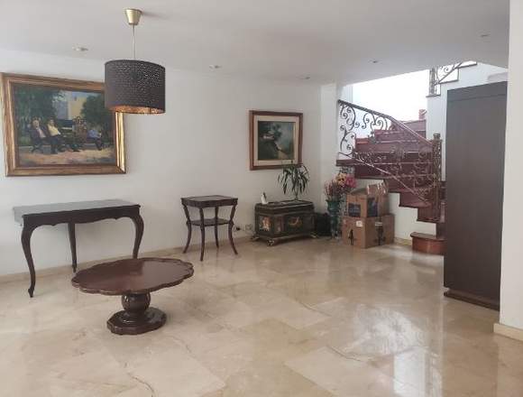 Venta hermosa casa en el Poblado sector las Santas