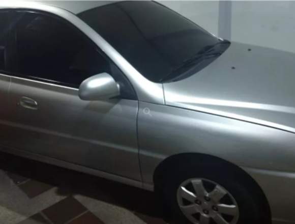 Kia rio Stylus Modelo 2010 Papeles al día