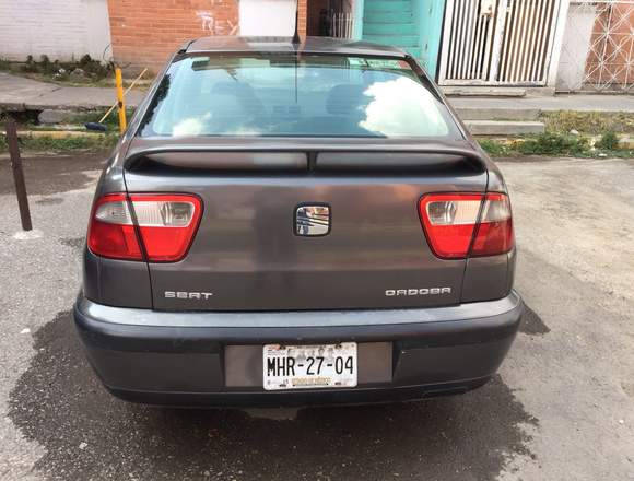 Hermoso Seat Cordoba 2002. 