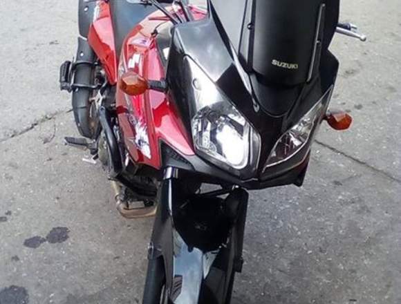 Se vende Vstrom 1000cc 2014 18.000klm