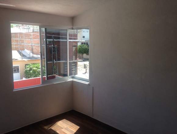 BONITA CASA EN VENTA , EXCELENTE UBICACIÓN 