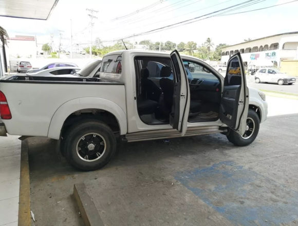 Toyota Hilux Doble Cabina 