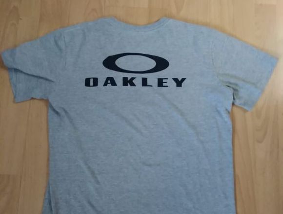 Polera Oakley Color Gris