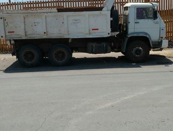 VENDO CAMION POR APURO 