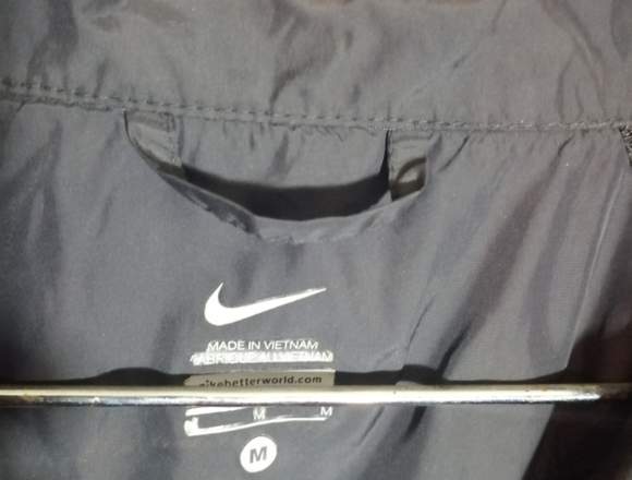 Chaqueta cortaviento nike 