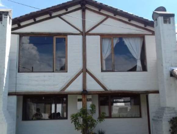 HERMOSA CASA AMPLÍA EN TERRACOTA SECTOR SANGOLQUI