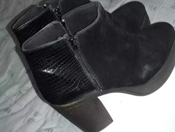 Bota de Cuero corta con Plataforma Mujer