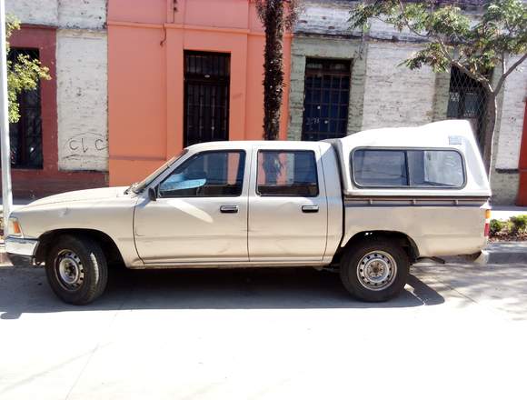 Vendo Toyota Hilux doble cabina con pick up