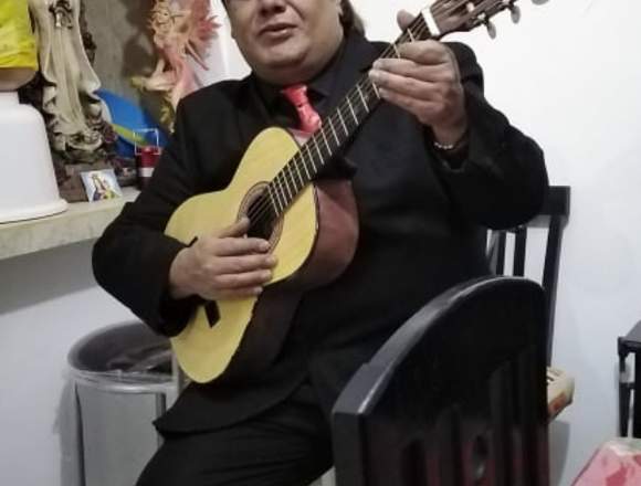 Cantante Bohemio con Pistas o con Guitarra