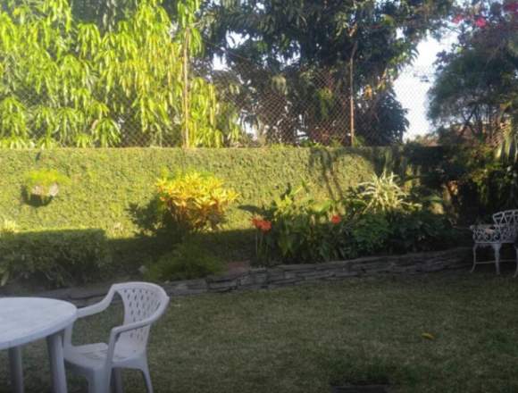 Se vende Casa en Colonia San Luis. 