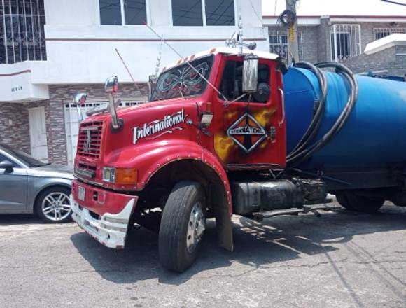 DISTRIBUCIÓN DE AGUA EN CAMIONES CISTERNAS