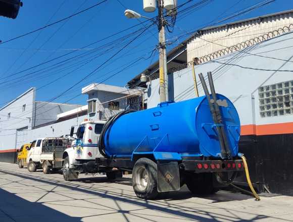 AGUA POTABLE EN CAMIONES CISTERNA 