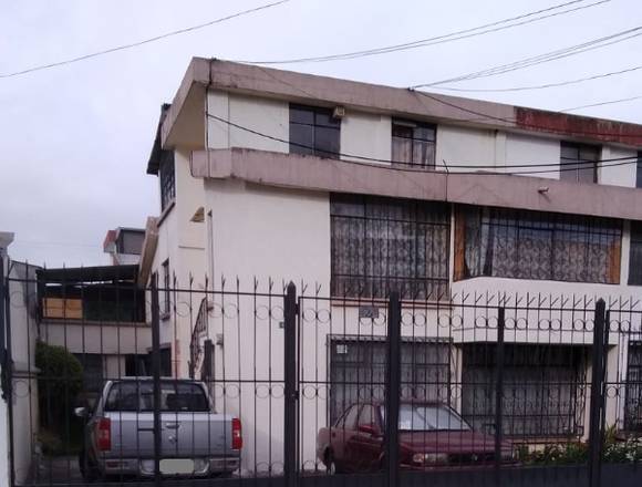 VENDO DEPARTAMENTO URB. LA LUZ - QUITO