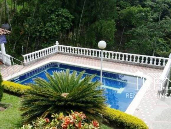 Alquiler de finca familiar en Barbosa cod 215