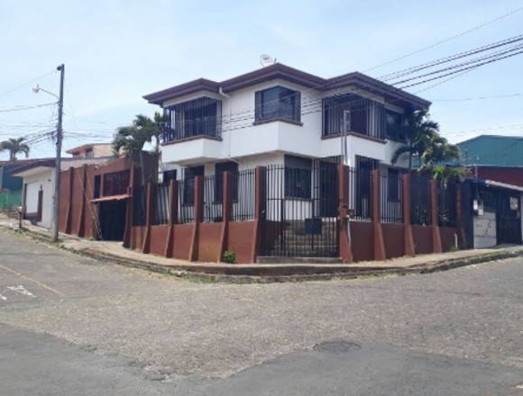 Venta de Hermosa Casa en San Ramon, Costa Rica