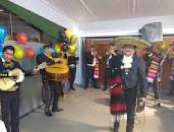 MARIACHIS CIELO EN EL RÍMAC MÚSICA ALEGRE