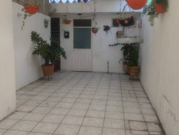 CASA EN VENTA BONITA Y CON TODOS LOS SERVICIOS