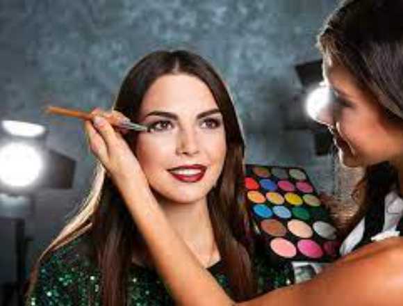 Maquillaje social en Salones Carolinas: