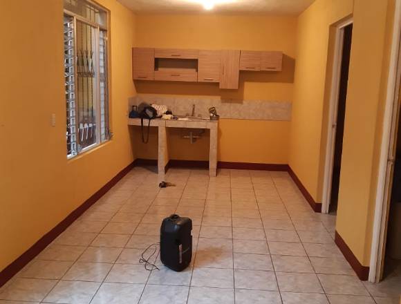 Se renta apartamento en 2do nivel en la 50 calle 